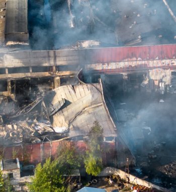 Gautas pranešimas apie gaisrą Kauno atliekų tvarkymo įmonėje UAB „Žalvaris“