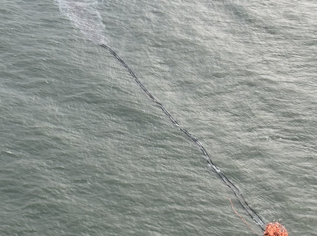Ties Būtinge į jūrą išsiliejus naftai, aplinkosaugininkai tęsia darbus